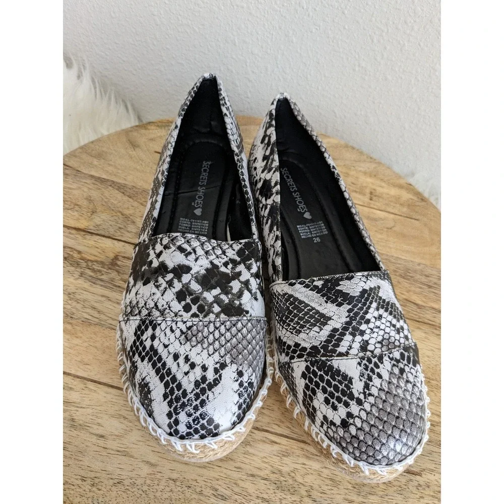 Secrets Shoes Women's Black White Snake Print Slip On Espadrille Flats  9 NEW